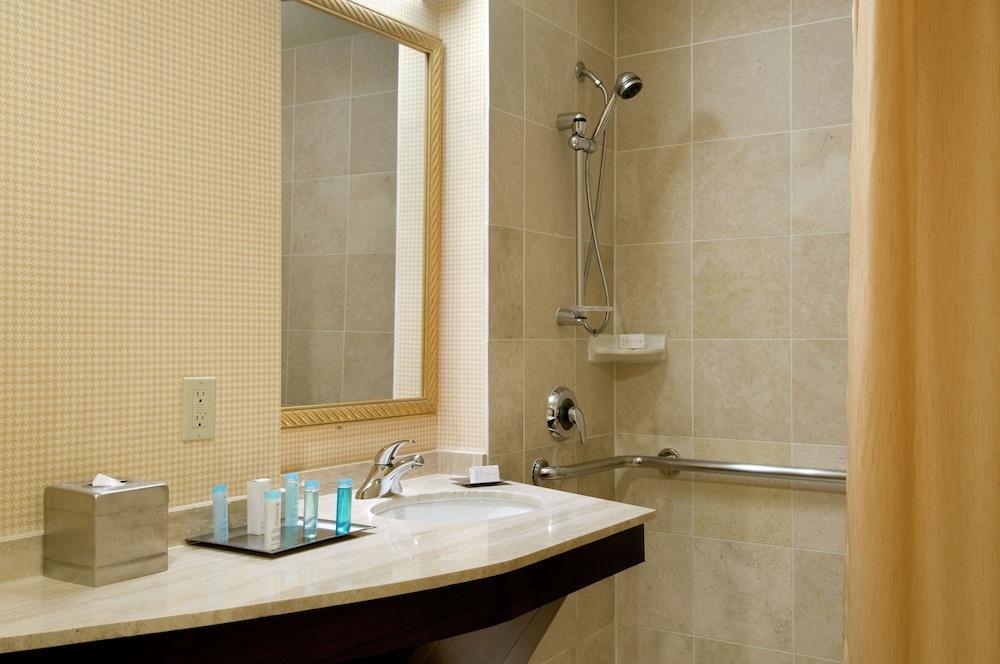 Hilton Houston North Hotel Ngoại thất bức ảnh