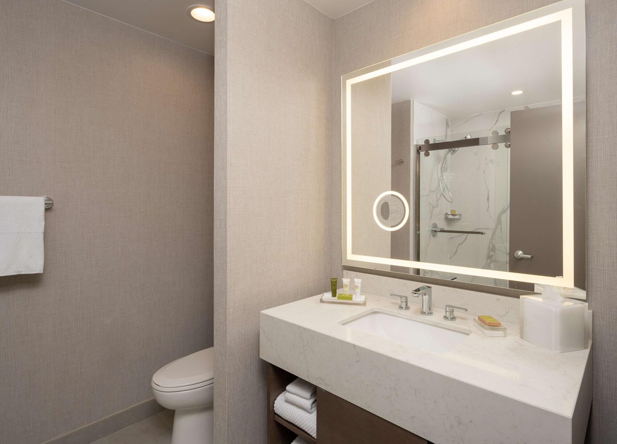 Hilton Houston North Hotel Ngoại thất bức ảnh