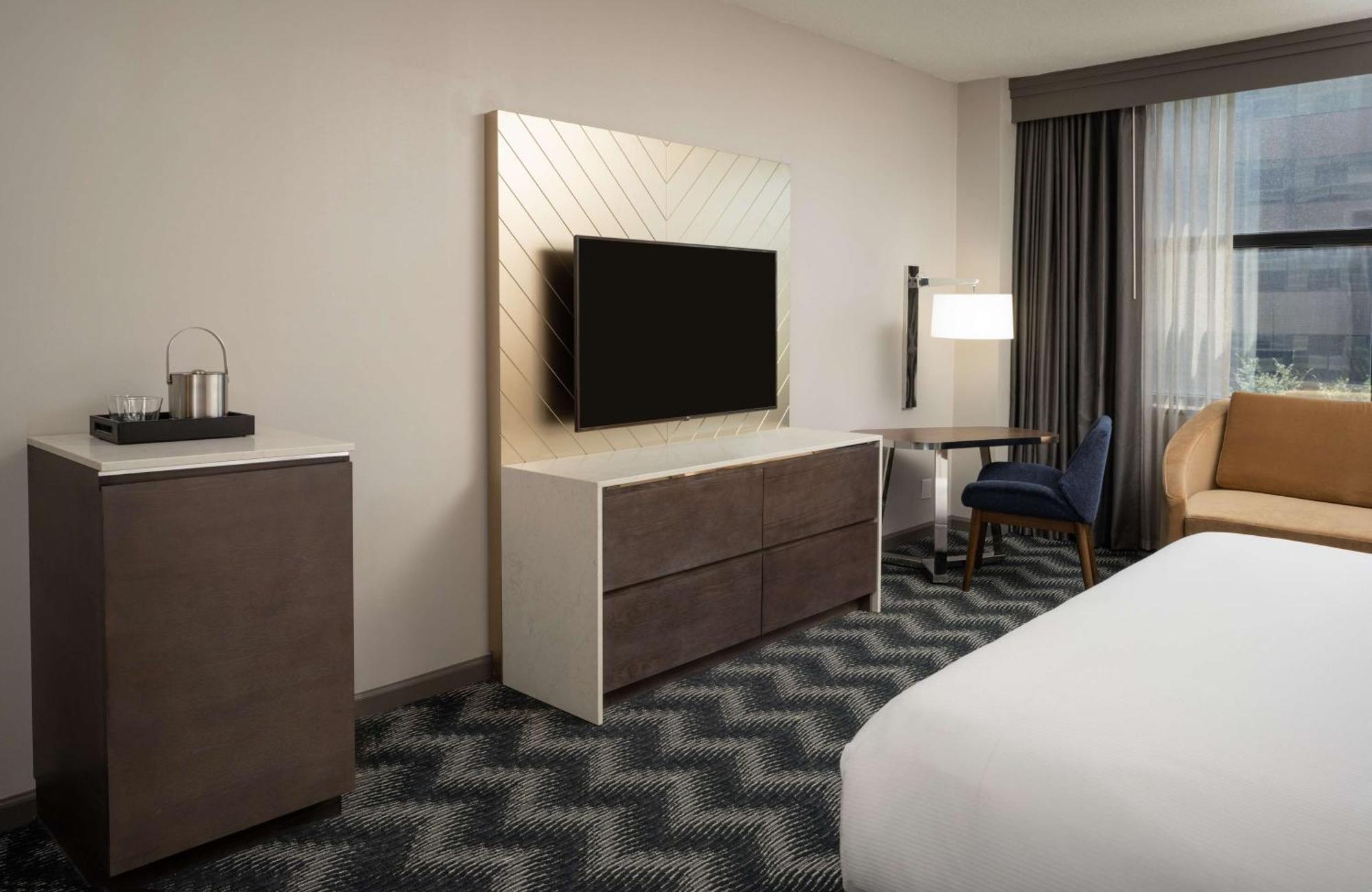 Hilton Houston North Hotel Ngoại thất bức ảnh