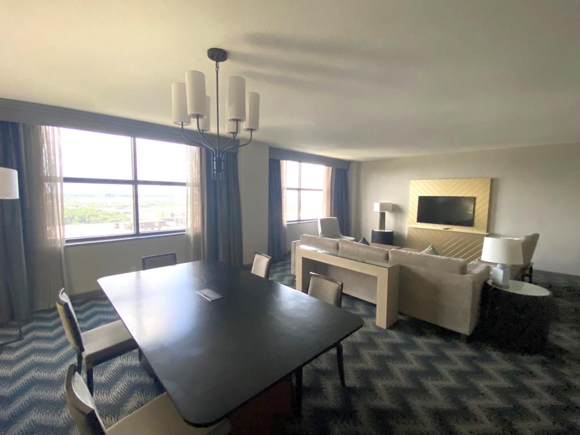 Hilton Houston North Hotel Ngoại thất bức ảnh